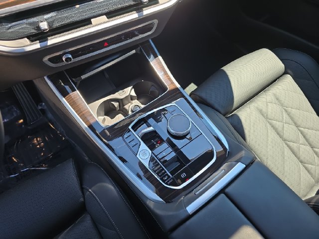 Used 2024 BMW X5 xDrive40i w/ Parking Assistance Package AWD/4WD image 28