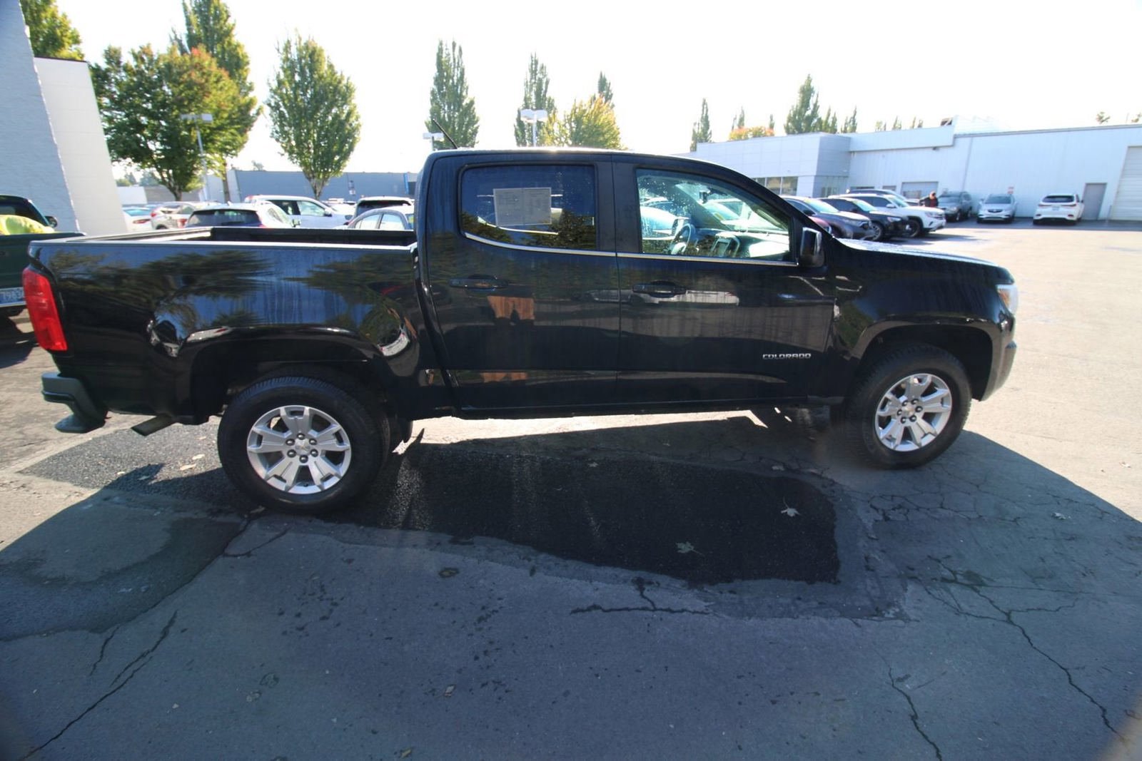 Used 2017 Chevrolet Colorado LT w/ LT Convenience Package RWD image 6