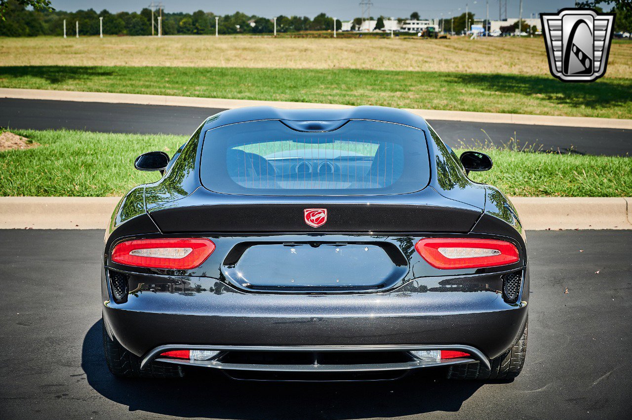 Used 2013 SRT Viper GTS w/ GTS Laguna Interior Pkg image 5