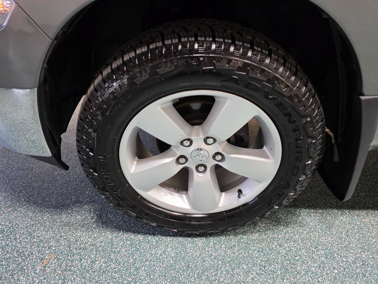 Used 2013 RAM 1500 Classic SLT w/ Premium Display Pkg image 12