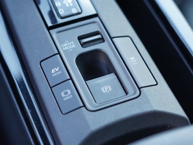 Used 2024 Toyota Prius LE image 28