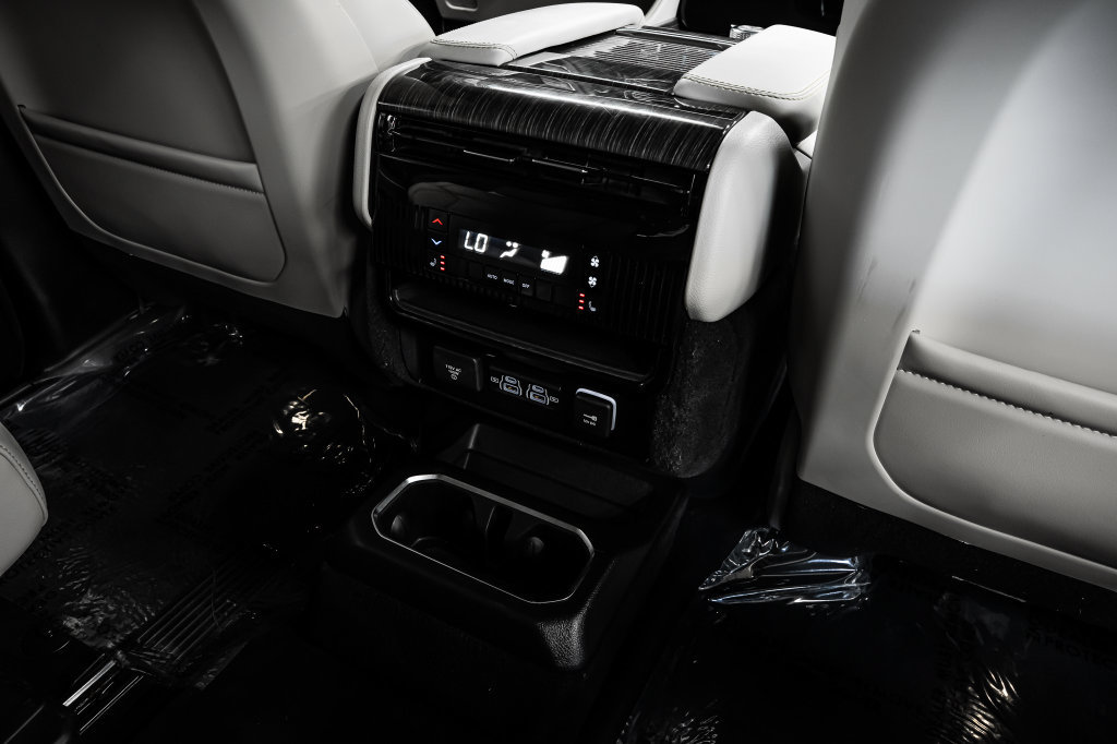 Used 2022 Jeep Wagoneer Series III w/ Convenience Group I AWD/4WD image 39