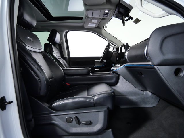 Certified 2025 Ford Expedition Max Platinum AWD/4WD image 11