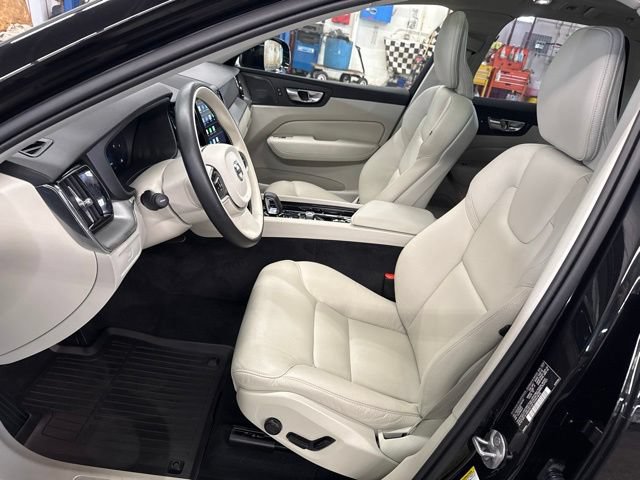 Used 2025 Volvo XC60 B5 Plus w/ Climate Package AWD/4WD image 11