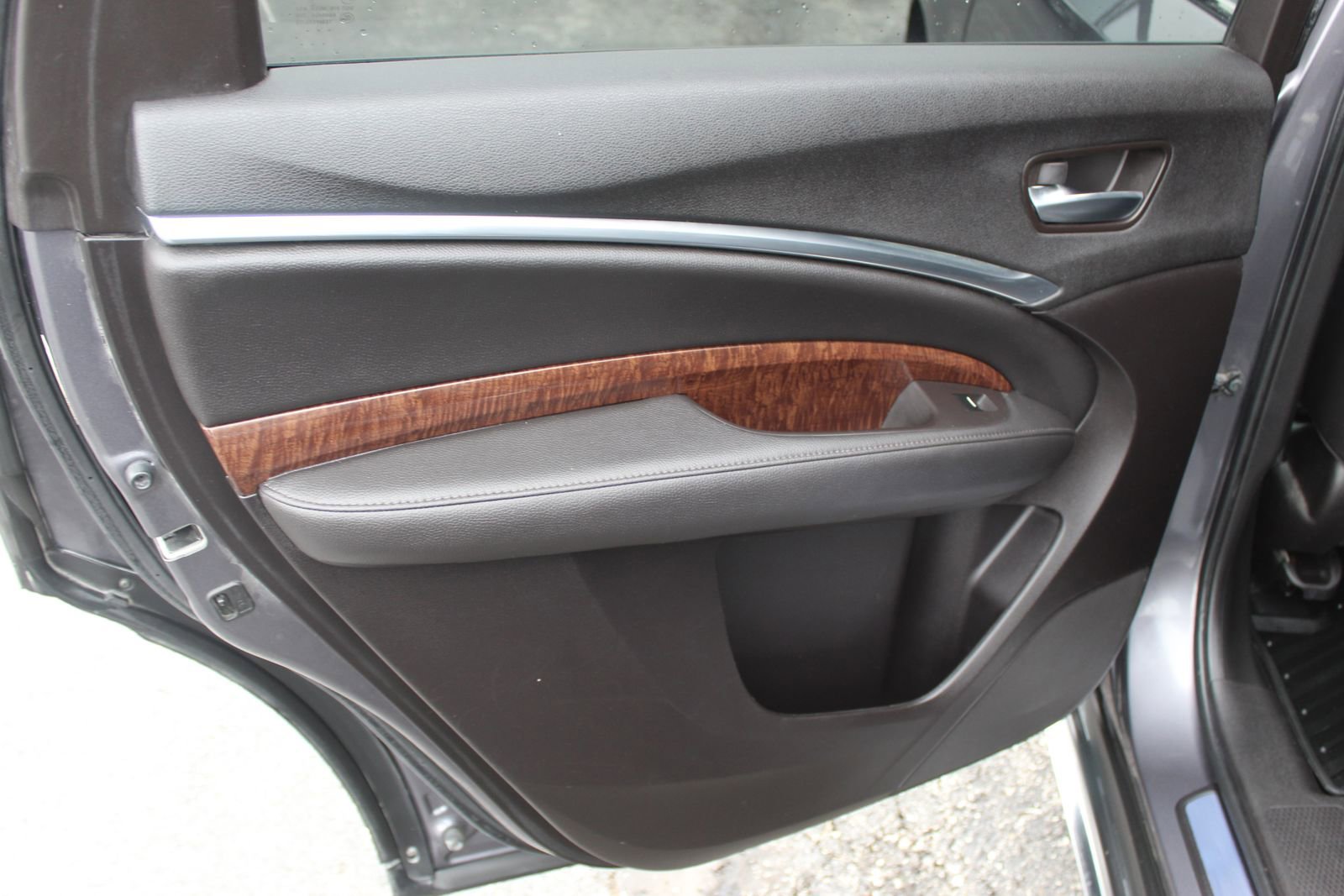 Used 2017 Acura MDX SH-AWD image 17