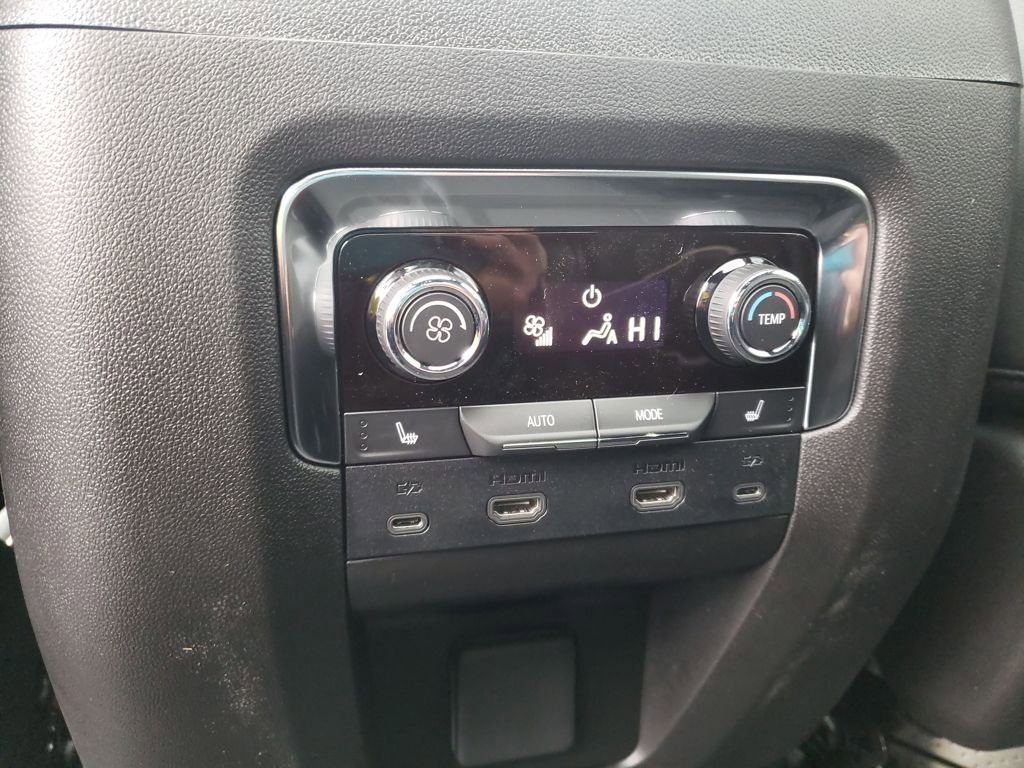 New 2026 Chevrolet Suburban Premier image 28