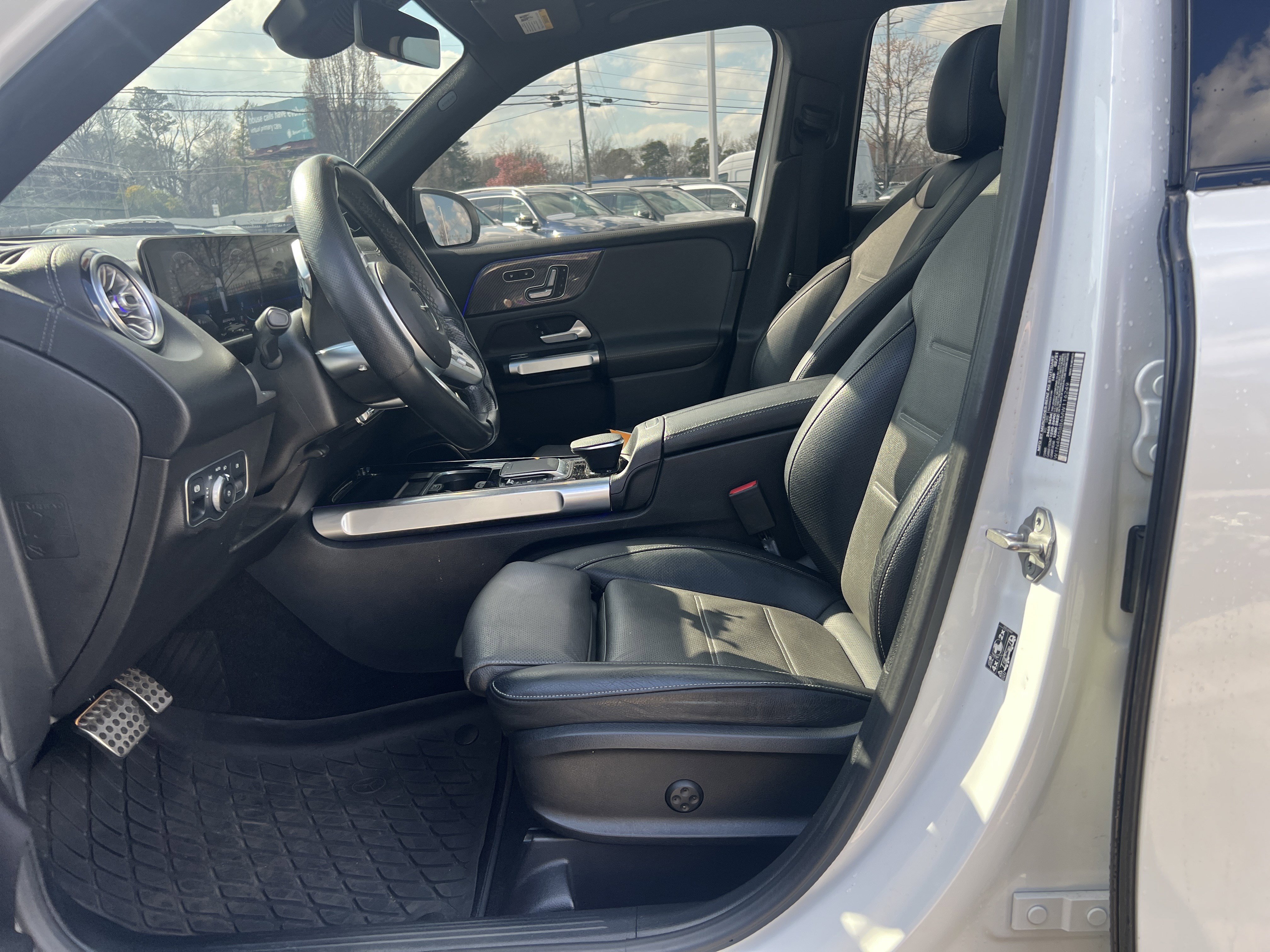 Certified 2021 Mercedes-Benz GLB 35 AMG 4MATIC image 16