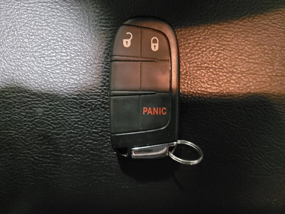 Used 2020 Jeep Compass Latitude image 32