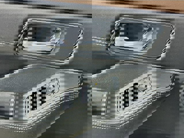 Used 2023 Nissan Rogue SV w/ SV Premium B Package image 15