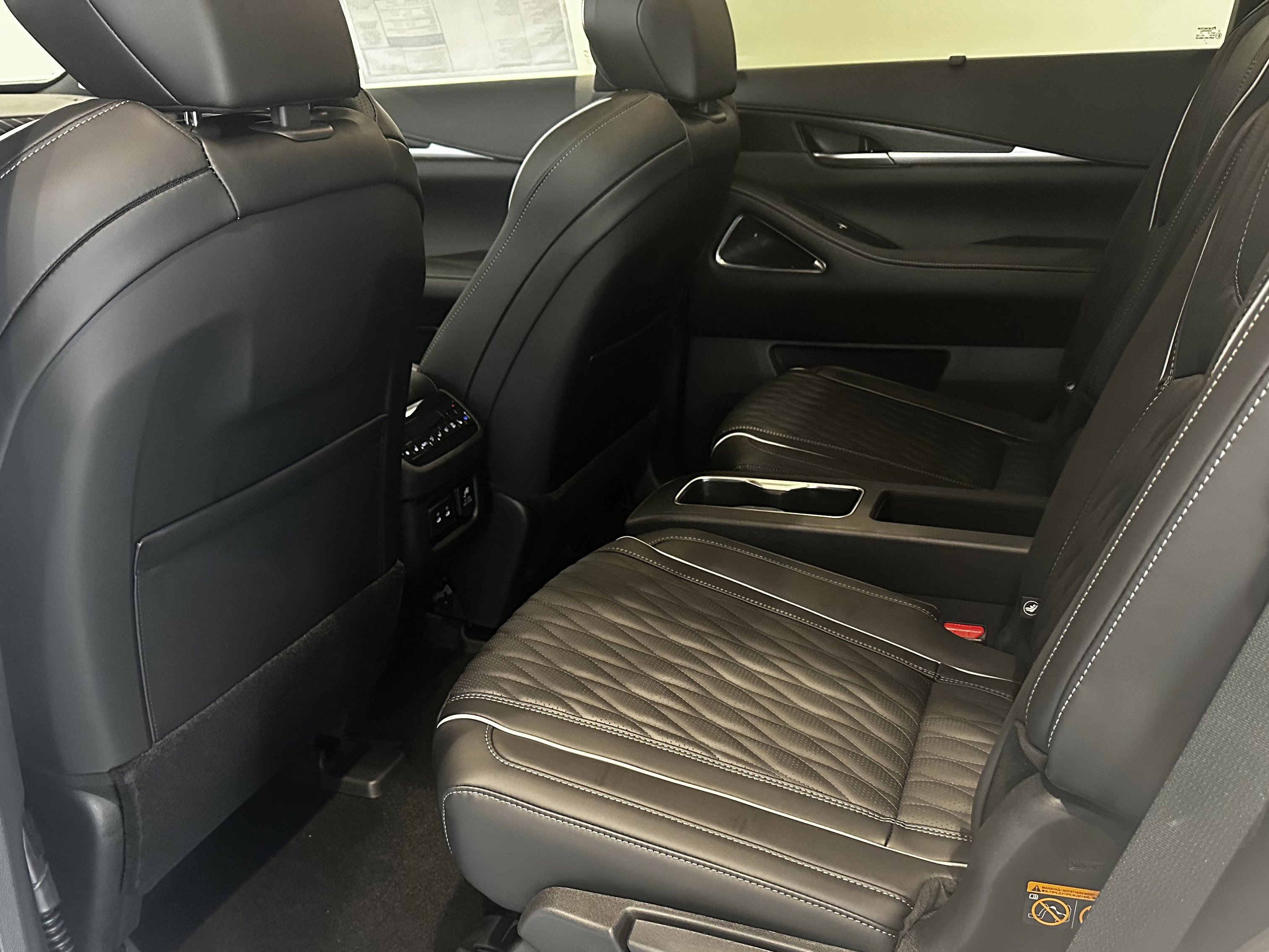 New 2026 INFINITI QX60 Autograph w/ Dark Cargo Package image 9