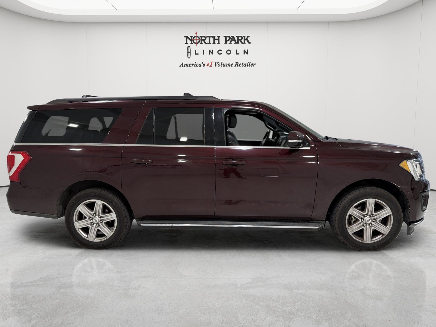 Used 2020 Ford Expedition Max XLT w/ Equipment Group 202A RWD image 6