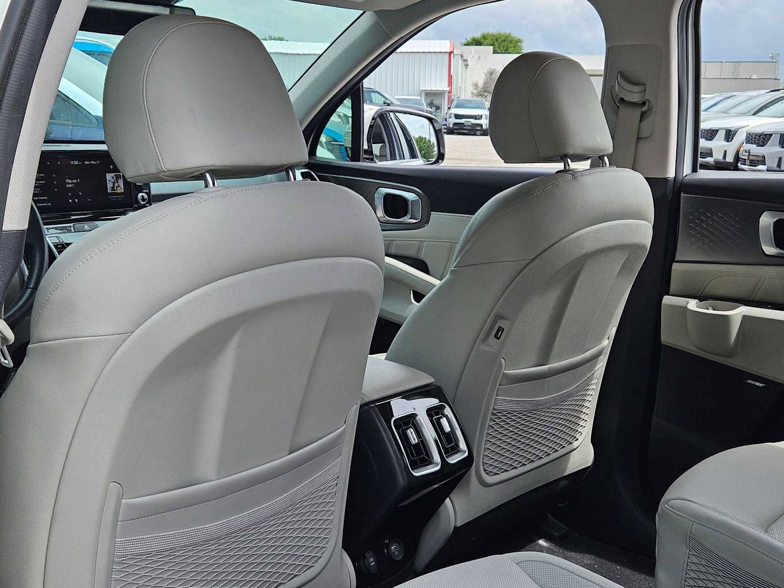 Used 2022 Kia Sorento SX Prestige w/ Panoramic Sunroof Package AWD/4WD image 17