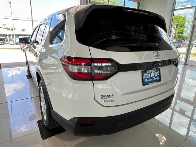 Used 2023 Honda Pilot LX image 10
