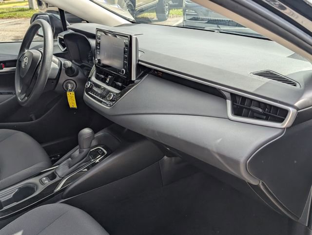 Used 2021 Toyota Corolla LE image 19