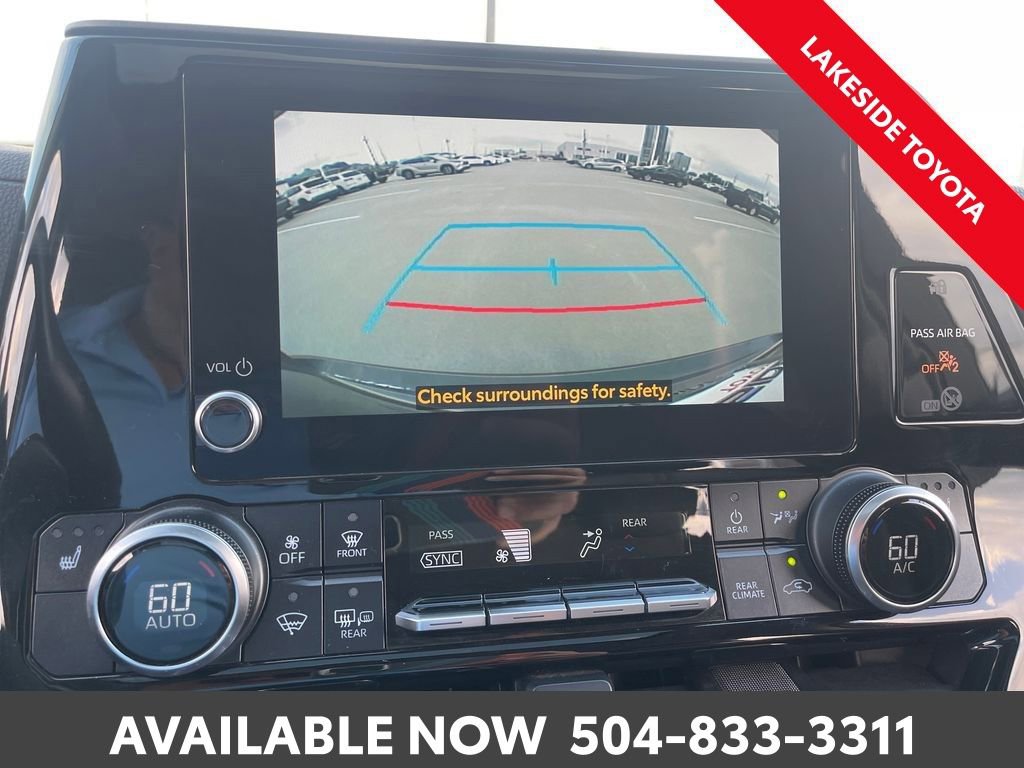 Used 2023 Toyota Highlander XLE image 32