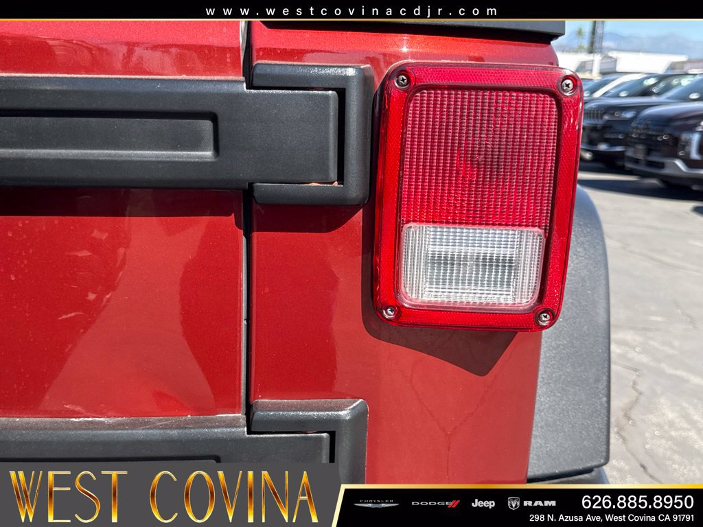 Used 2008 Jeep Wrangler Rubicon w/ Dual Top Group AWD/4WD image 24
