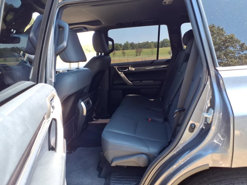 Used 2021 Lexus GX 460 Premium w/ Premium Package AWD/4WD image 22
