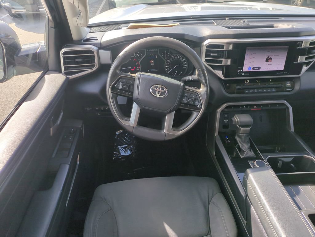 Used 2022 Toyota Tundra SR5 w/ SR5 Convenience Package image 18