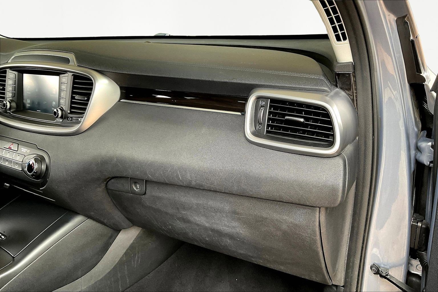 Used 2020 Kia Sorento LX image 27