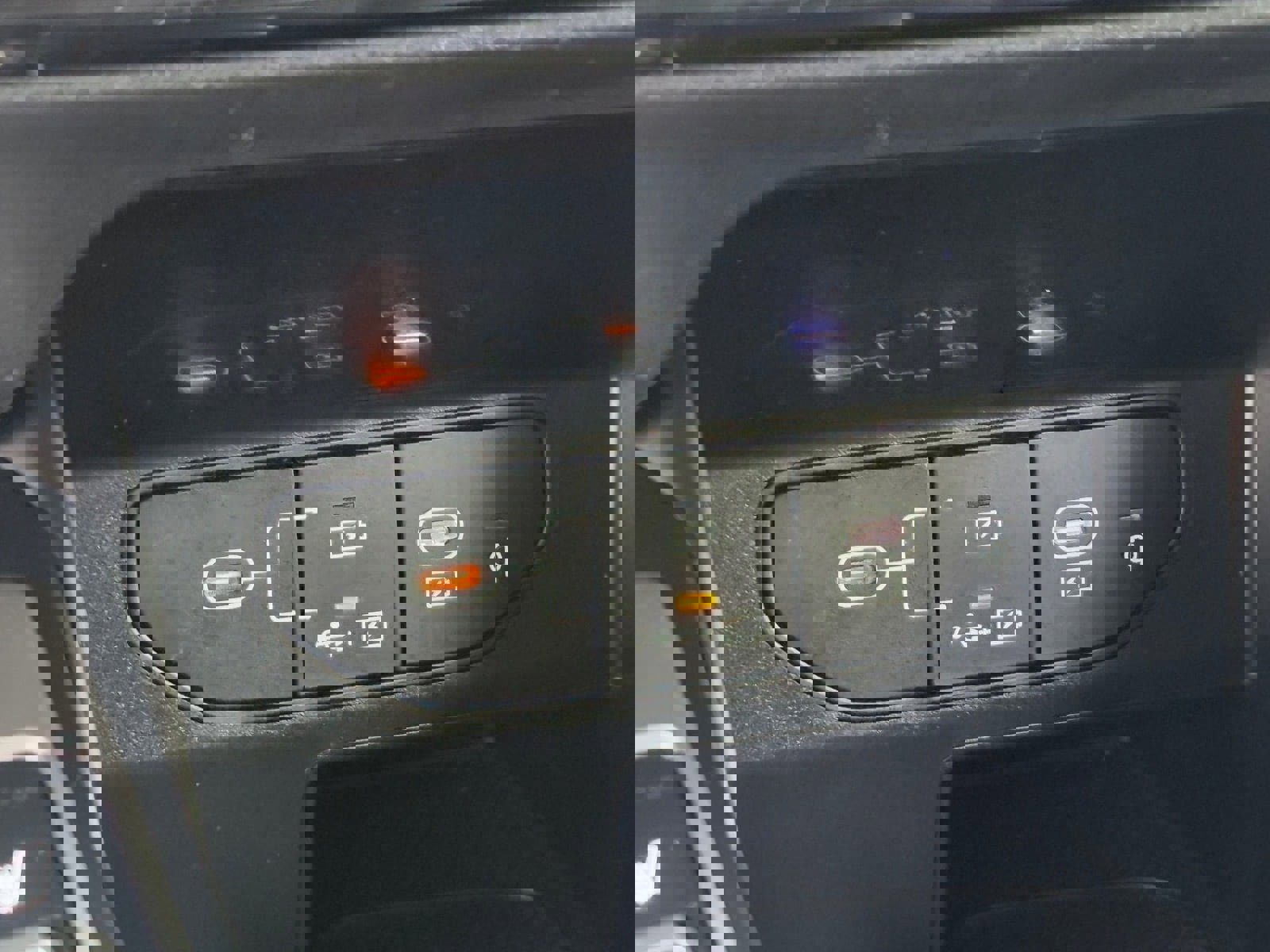 Used 2024 Kia Sorento S image 25