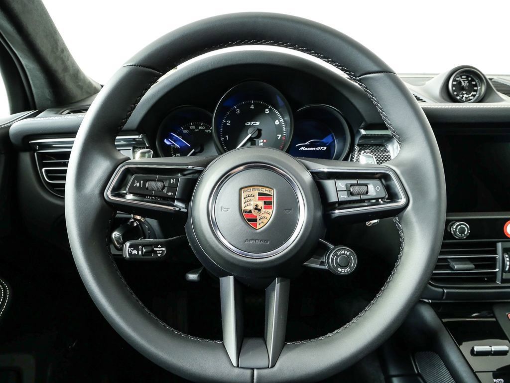 New 2026 Porsche Macan GTS image 10