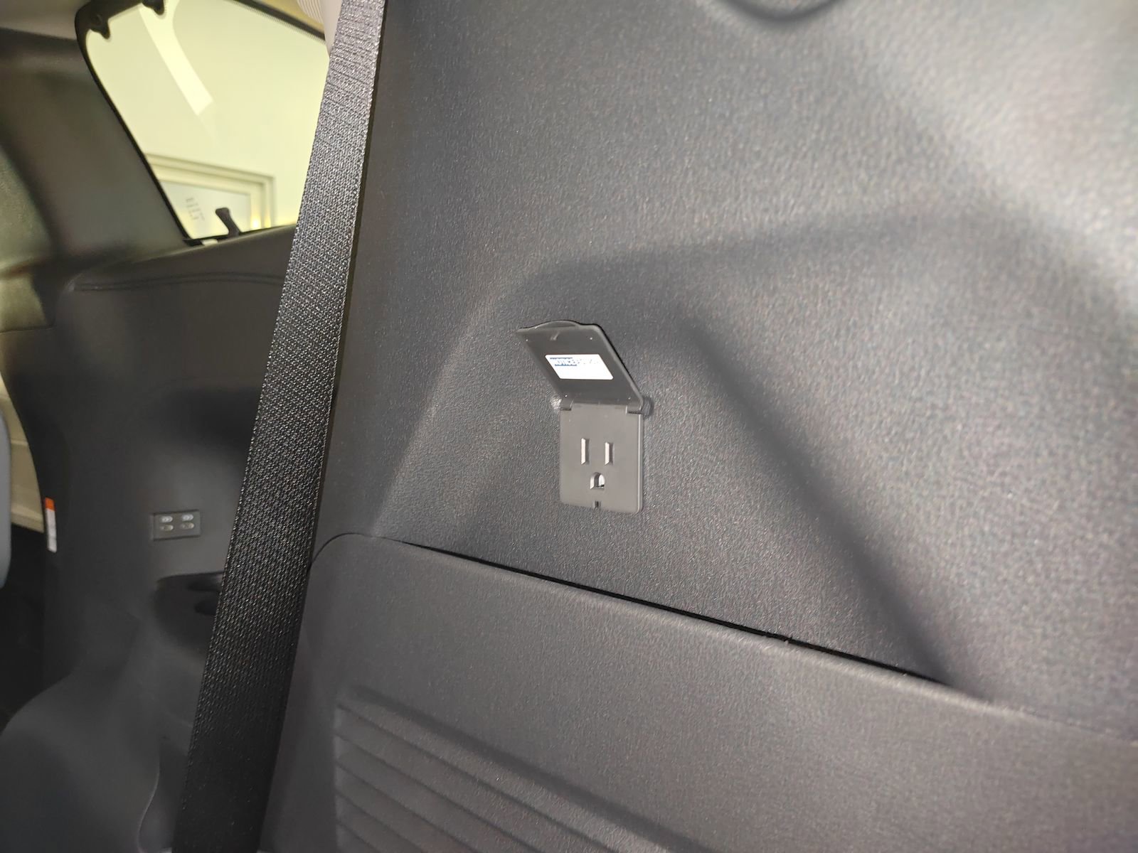 New 2026 Toyota Sienna XLE image 18