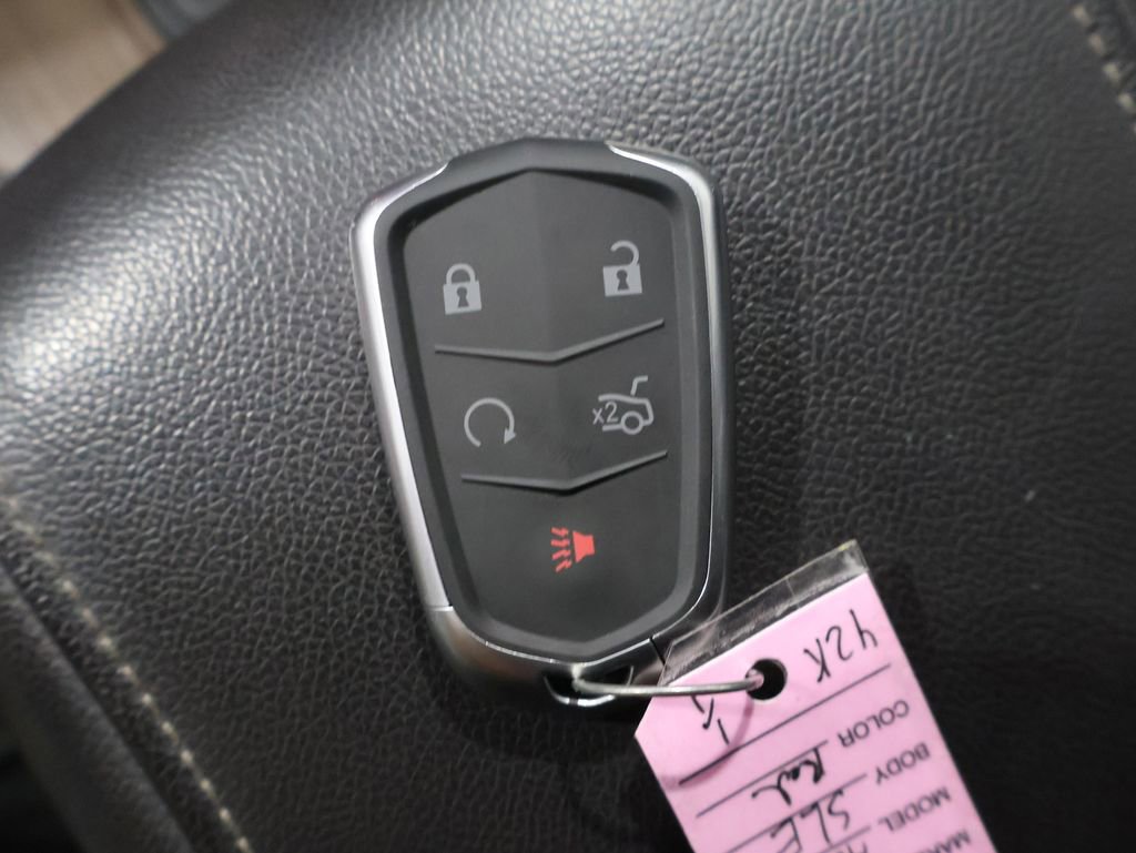 Used 2023 GMC Acadia SLE image 26