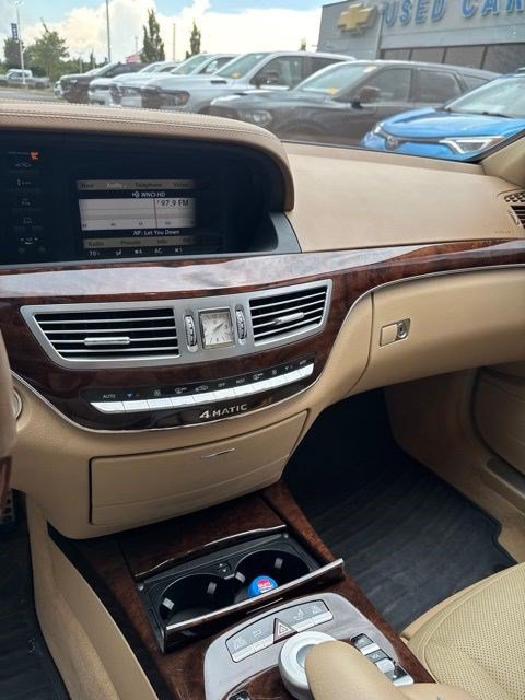Used 2010 Mercedes-Benz S 550 4MATIC image 16