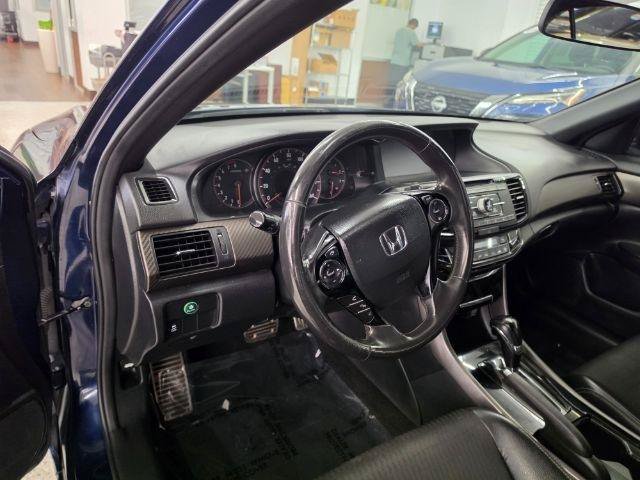 Used 2016 Honda Accord Sport image 10