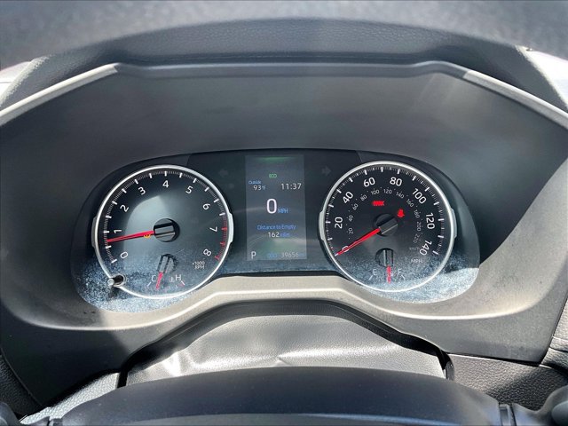 Used 2020 Toyota RAV4 LE FWD image 20