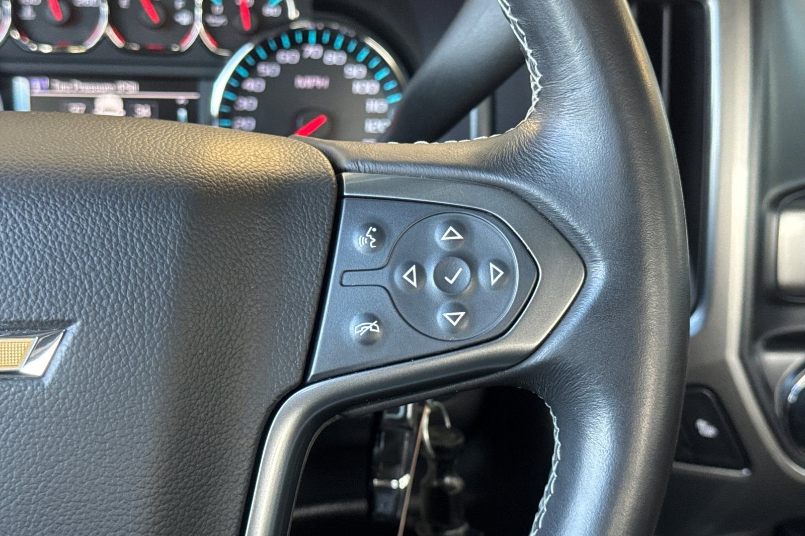 Used 2017 Chevrolet Silverado 1500 LT w/ All Star Edition AWD/4WD image 35