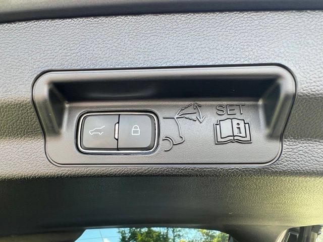 Used 2023 Ford Explorer XLT w/ Equipment Group 202A AWD/4WD image 24