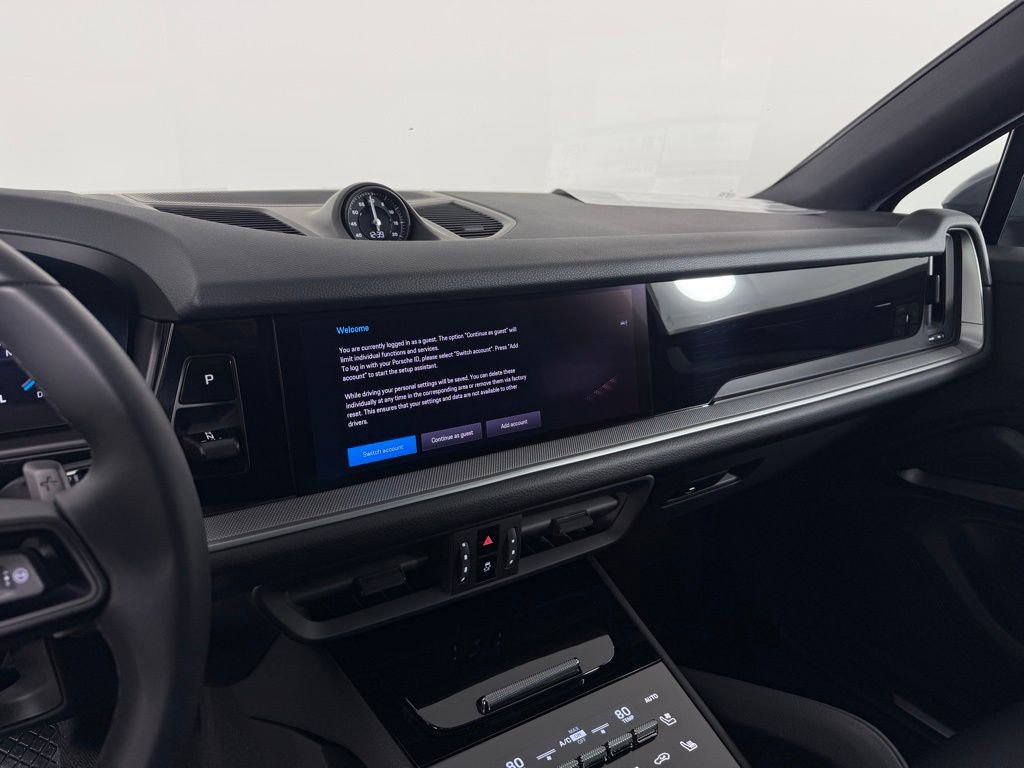 Certified 2025 Porsche Cayenne Coupe image 25