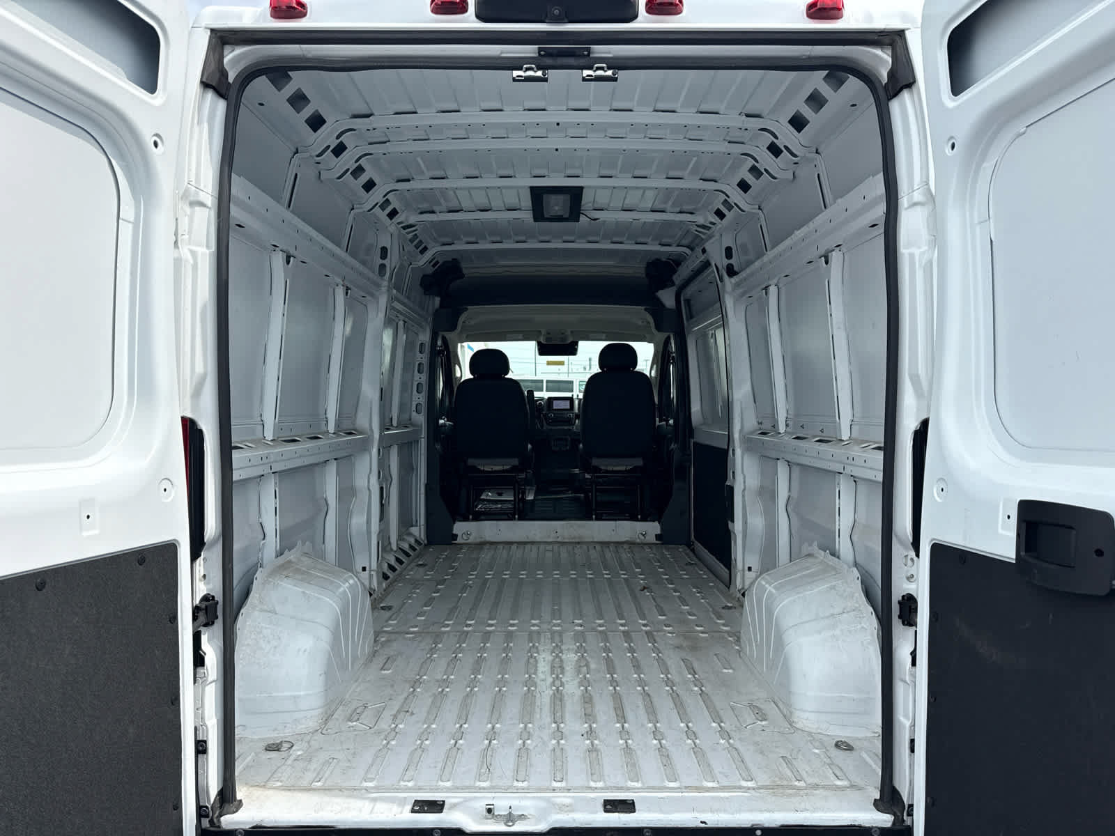 Used 2026 RAM ProMaster 2500 w/ Convenience Group FWD image 21
