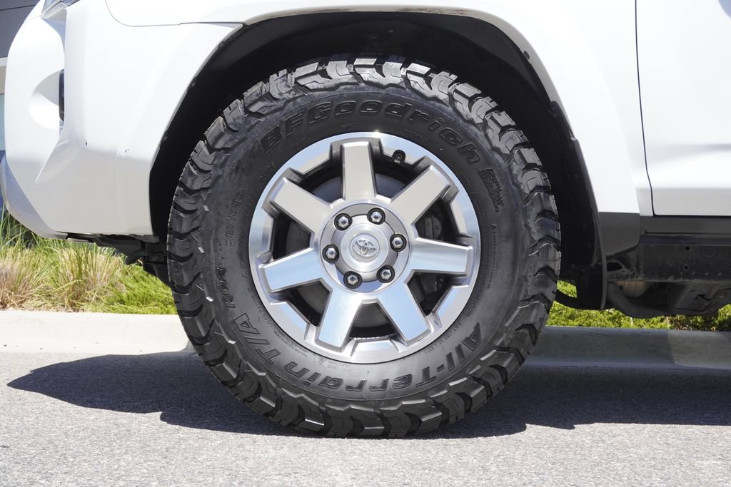 Used 2015 Toyota 4Runner Trail Premium AWD/4WD image 32