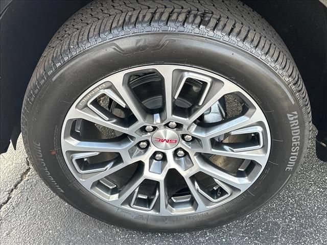 New 2026 GMC Yukon Denali w/ Denali Reserve Package AWD/4WD image 18