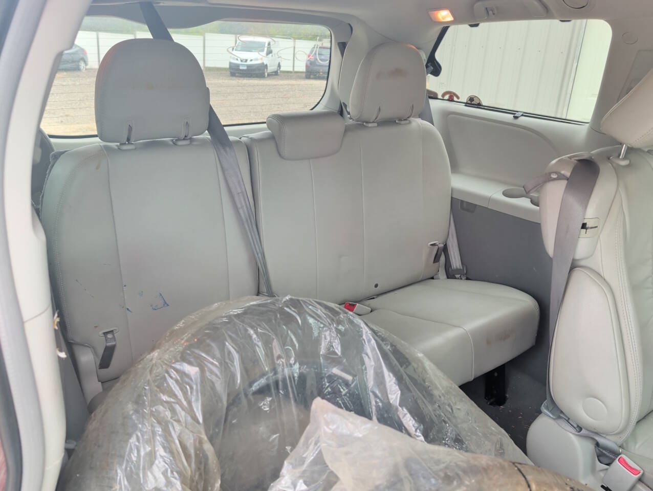 Used 2011 Toyota Sienna XLE w/ Entertainment Pkg FWD image 25