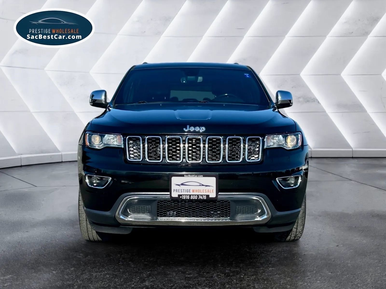 Used 2020 Jeep Grand Cherokee Limited w/ Luxury Group II image 2