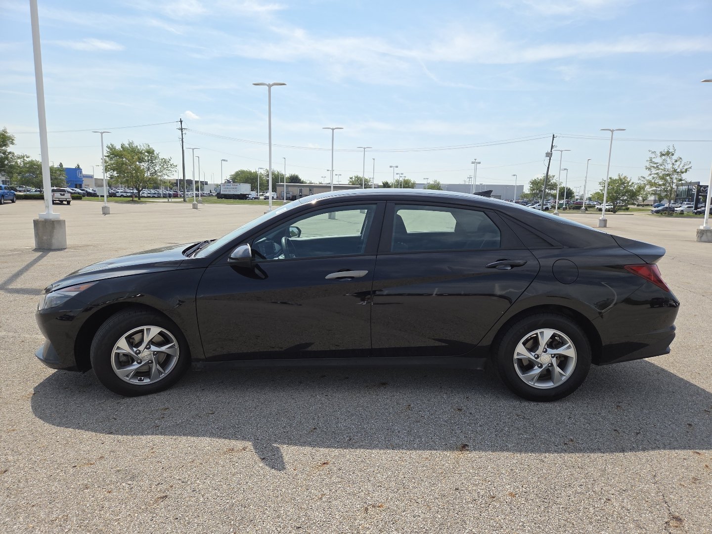 Used 2021 Hyundai Elantra SE FWD image 13