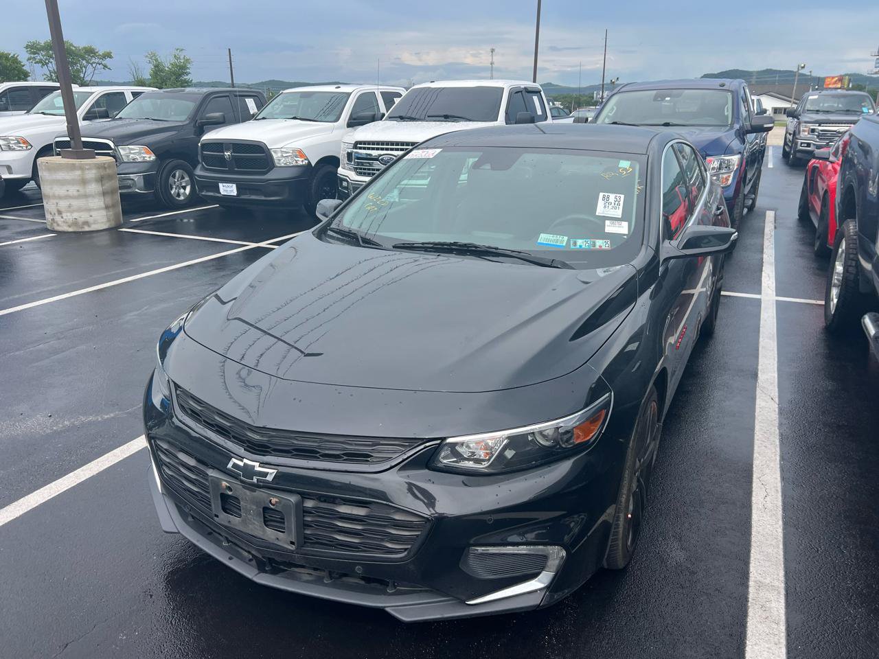 Used 2018 Chevrolet Malibu LT w/ Driver Confidence Package FWD image 1