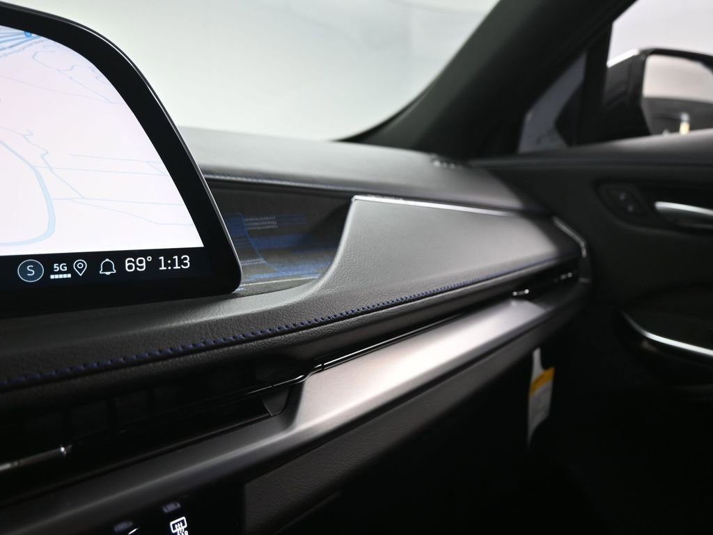 Used 2024 Cadillac XT4 Sport image 14