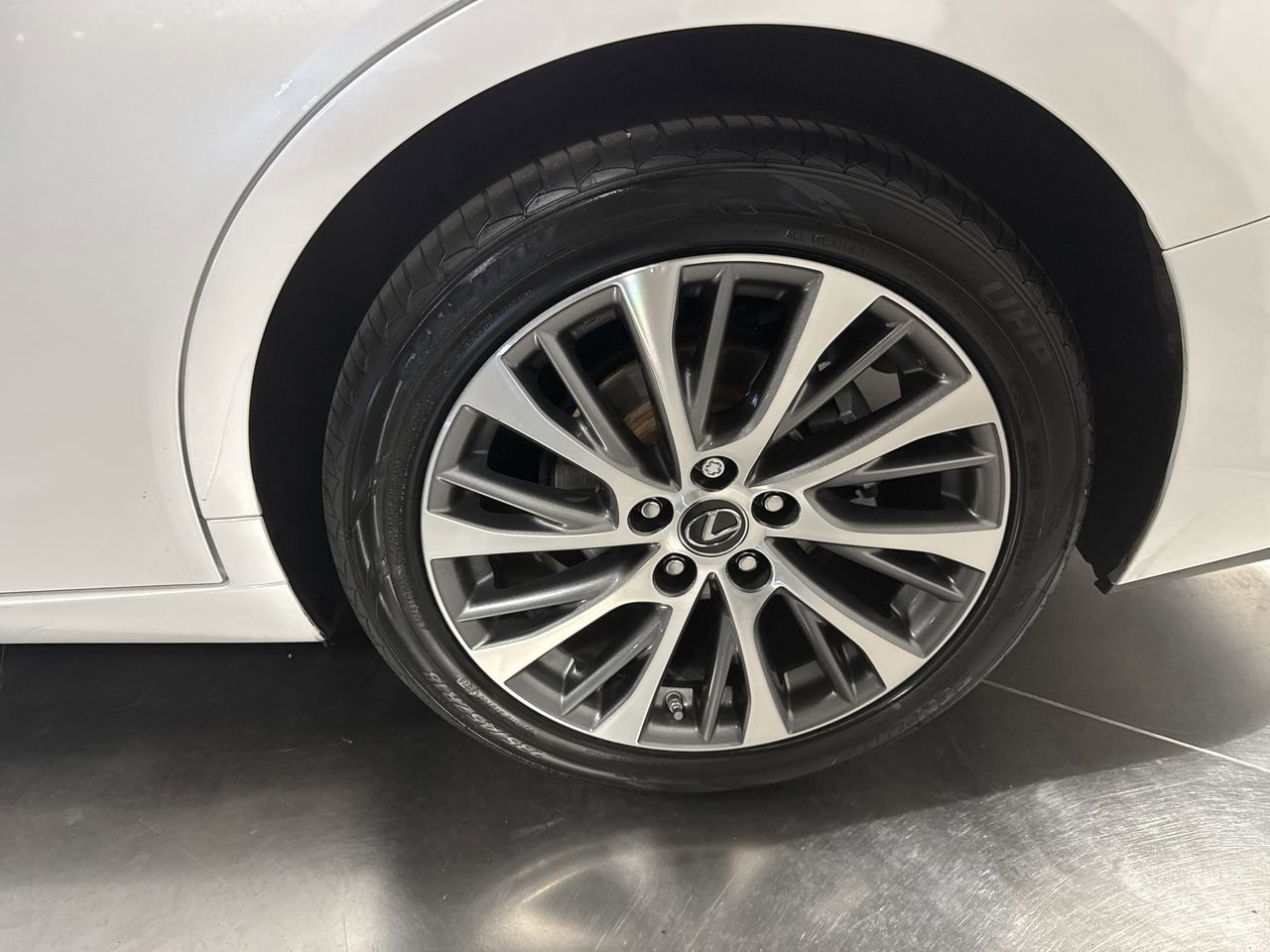 Used 2019 Lexus ES 350 F Sport image 12