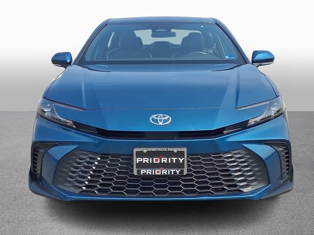 Used 2025 Toyota Camry SE FWD image 2