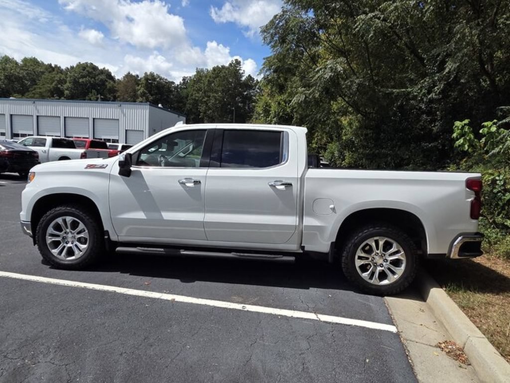 Used 2023 Chevrolet Silverado 1500 LTZ w/ LTZ Convenience Package II AWD/4WD image 5