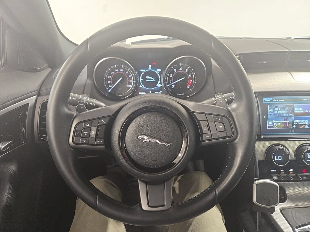 Used 2017 Jaguar F-TYPE Coupe RWD image 10