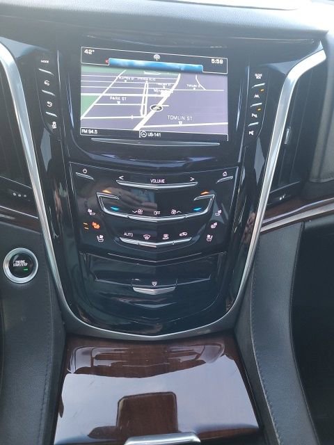 Used 2019 Cadillac Escalade ESV Premium Luxury image 12