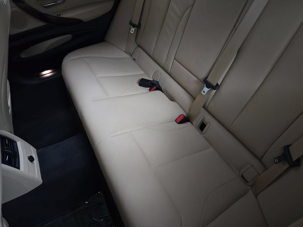 Used 2017 BMW 330i Gran Turismo xDrive AWD/4WD image 17
