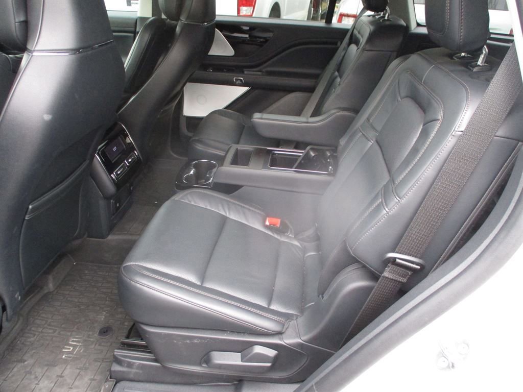 Used 2025 Lincoln Aviator Reserve w/ Equipment Group 201A image 14