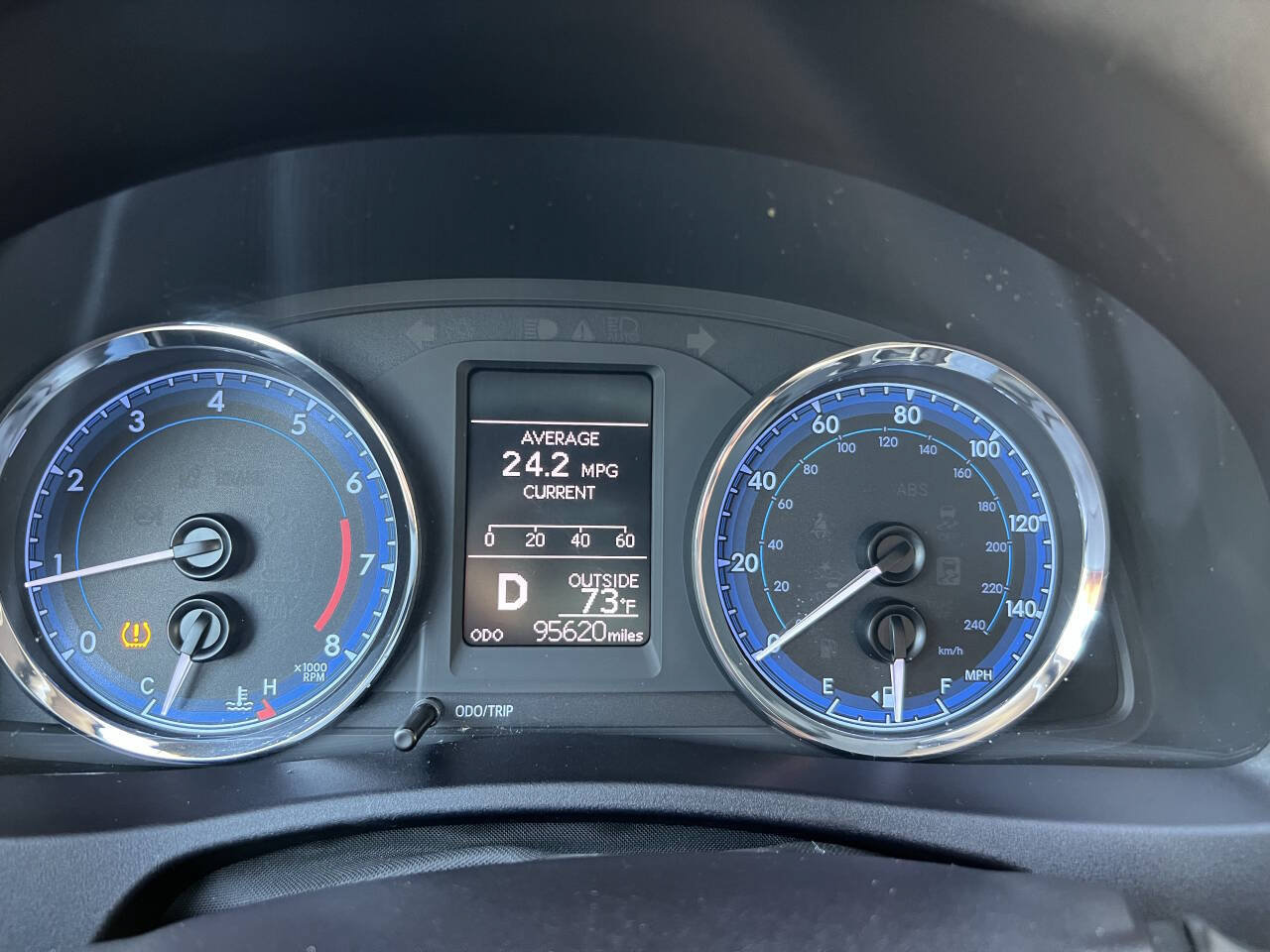 Used 2018 Toyota Corolla LE w/ LE Premium Package FWD image 17