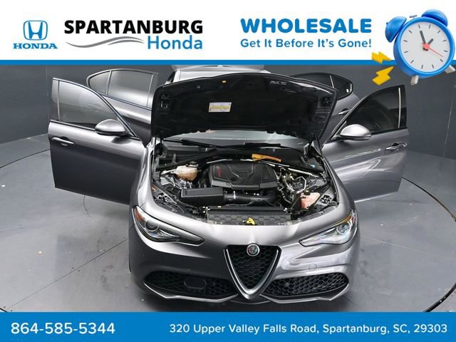 Used 2017 Alfa Romeo Giulia Ti w/ TI 19" Sport Package RWD image 42